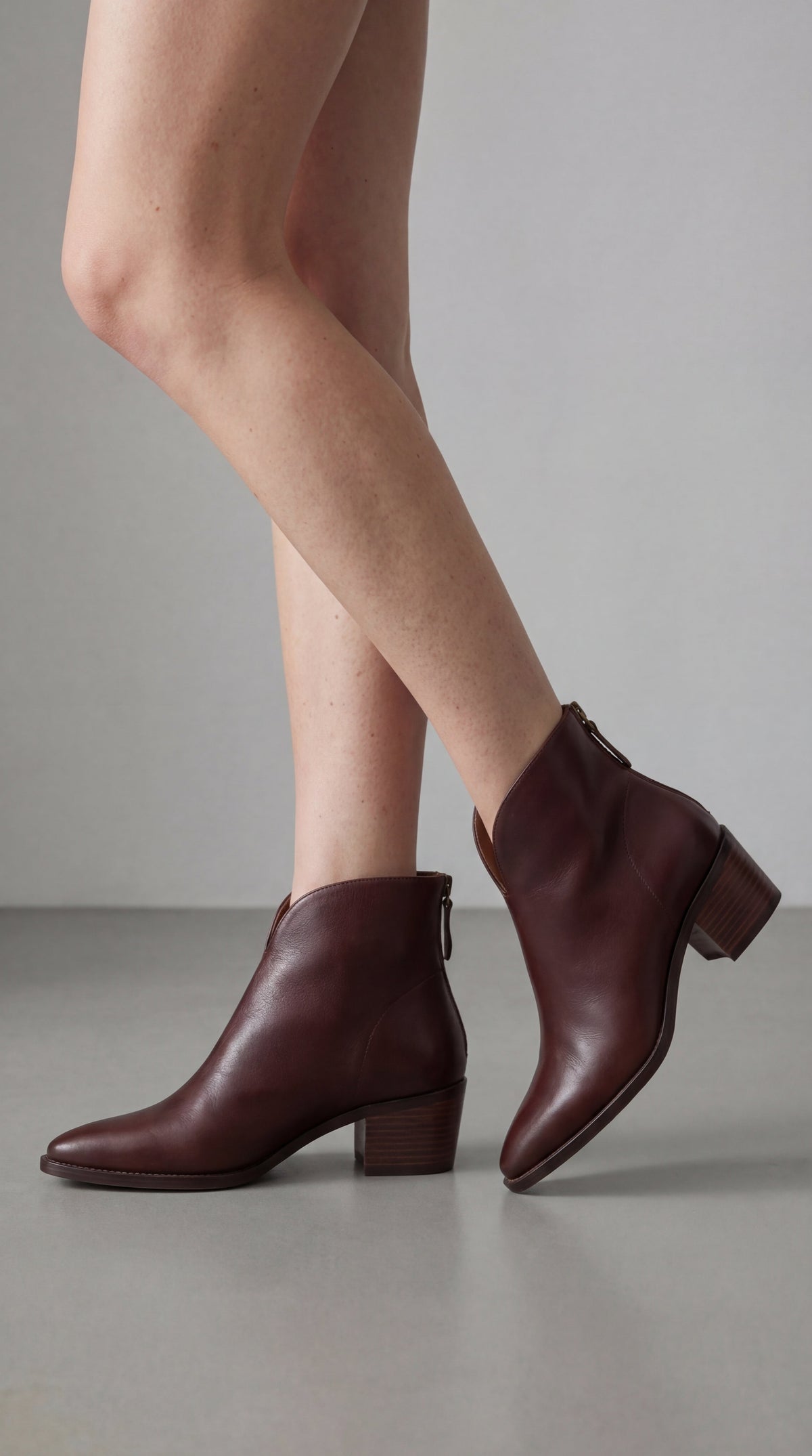 Low-heeled ankle boots for women | Cristina