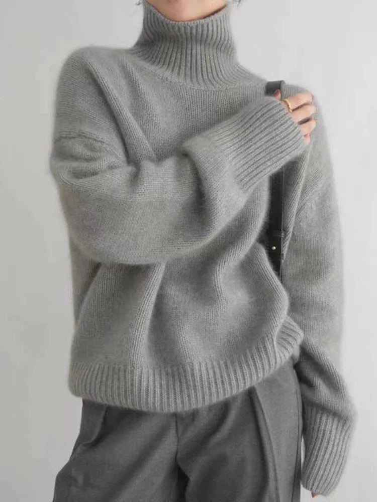 AMAYA – COZY TURTLENECK SWEATER