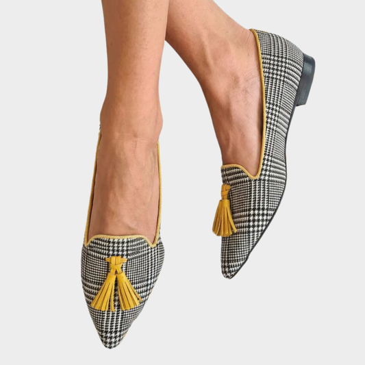 Élina | Houndstooth Moccasins with Pom Poms