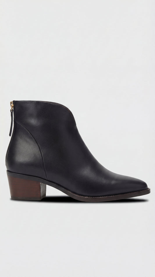 Low-heeled ankle boots for women | Cristina
