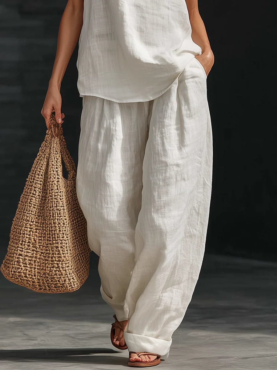 Linen set with V-neck and fluid pants