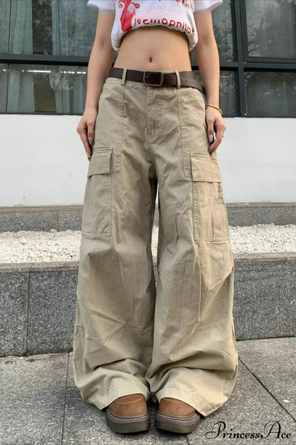 Curved Large Pocket Loose Cargo Pants