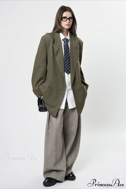 Structured Wide Shoulder Blazer